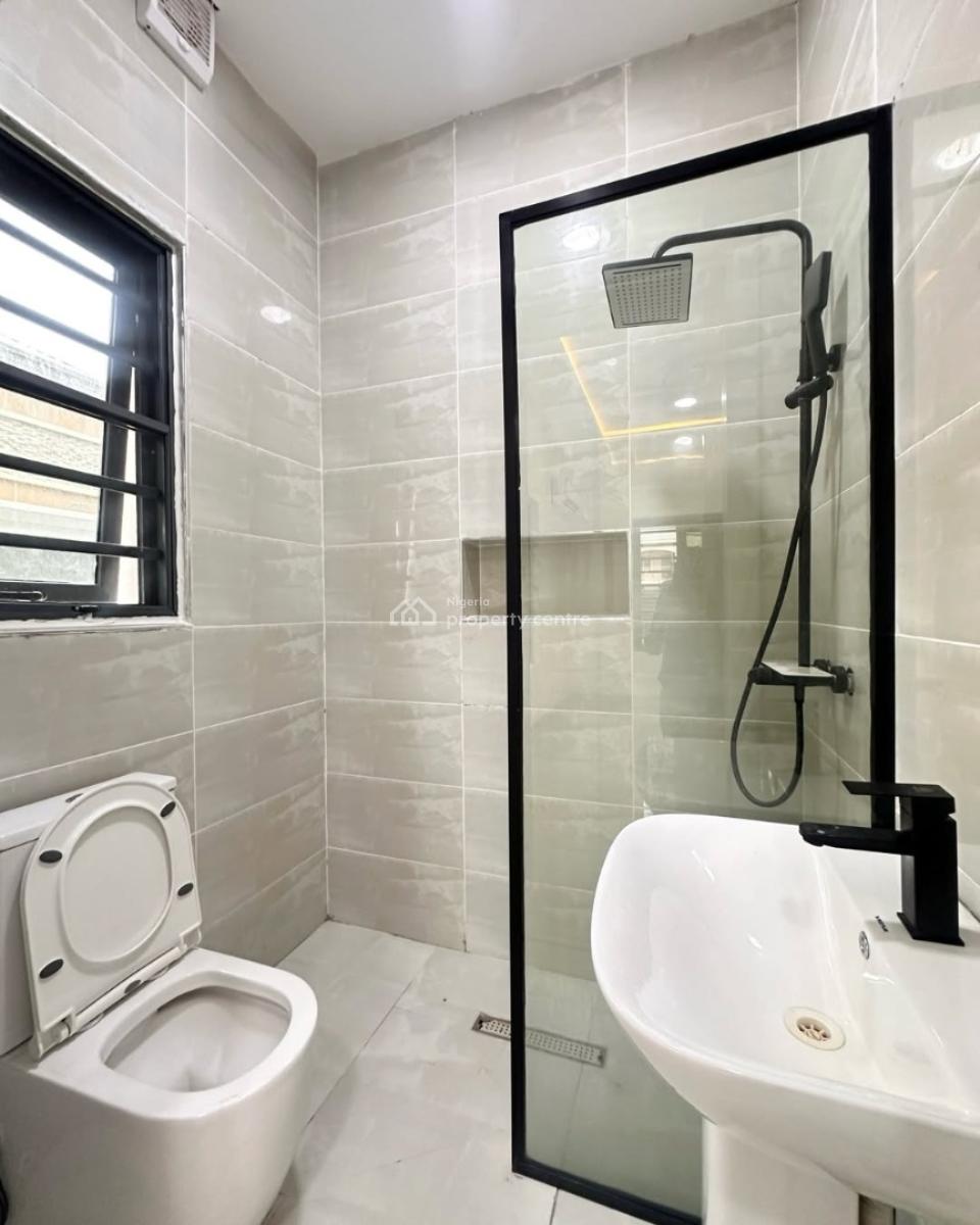Newly 3 Bedroom Apartment Available, Lekki Phase 1, Lekki, Lagos, Flat / Apartment for Rent