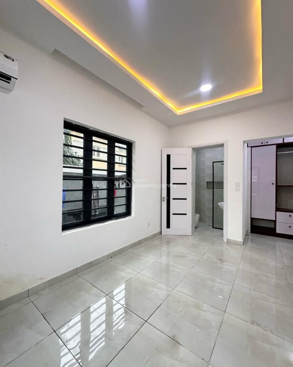 Newly 3 Bedroom Apartment Available, Lekki Phase 1, Lekki, Lagos, Flat / Apartment for Rent