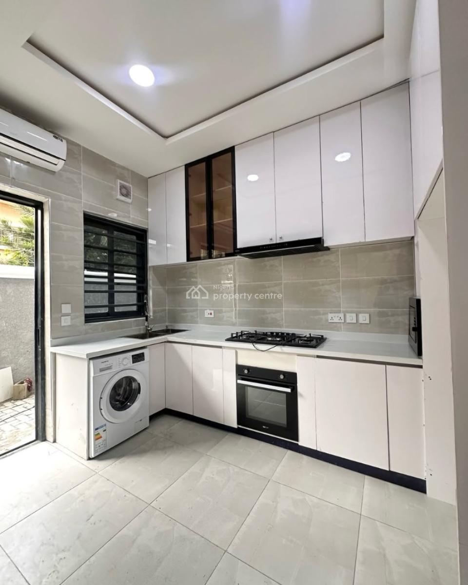 Newly 3 Bedroom Apartment Available, Lekki Phase 1, Lekki, Lagos, Flat / Apartment for Rent