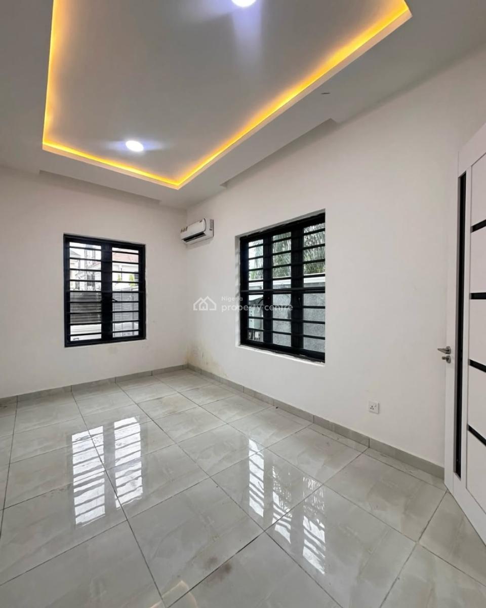 Newly 3 Bedroom Apartment Available, Lekki Phase 1, Lekki, Lagos, Flat / Apartment for Rent