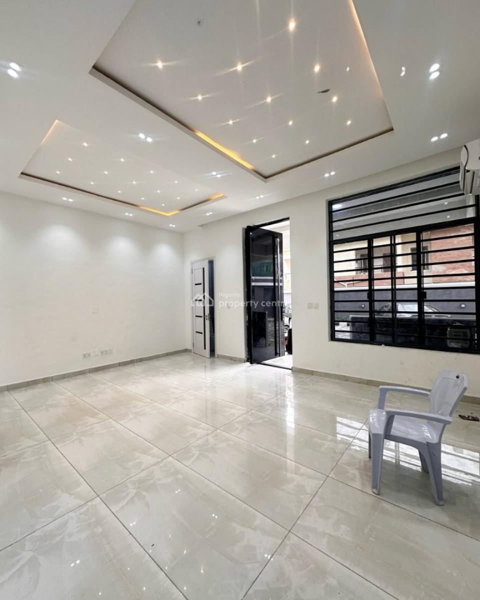 Newly 3 Bedroom Apartment Available, Lekki Phase 1, Lekki, Lagos, Flat / Apartment for Rent
