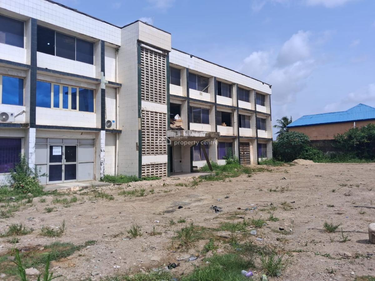 12,000ft Warehouse, Iyana Itire Off Osodi-apapa Express Way, Ilasamaja, Mushin, Lagos, Warehouse for Rent