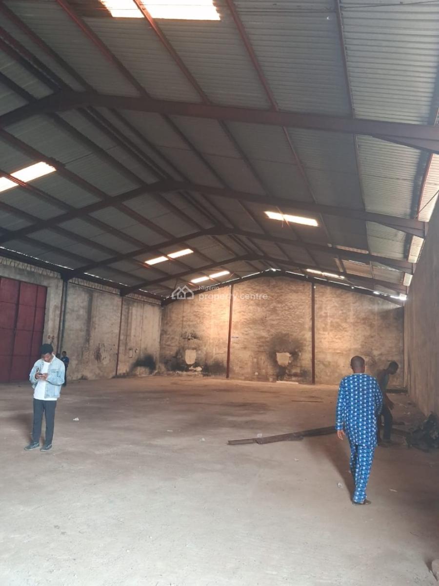 12,000ft Warehouse, Iyana Itire Off Osodi-apapa Express Way, Ilasamaja, Mushin, Lagos, Warehouse for Rent