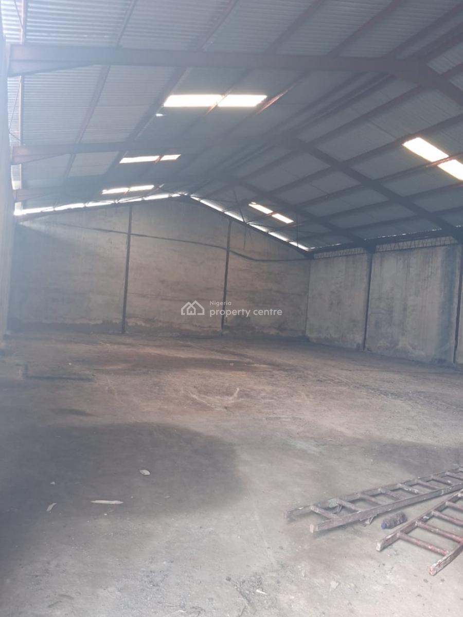12,000ft Warehouse, Iyana Itire Off Osodi-apapa Express Way, Ilasamaja, Mushin, Lagos, Warehouse for Rent
