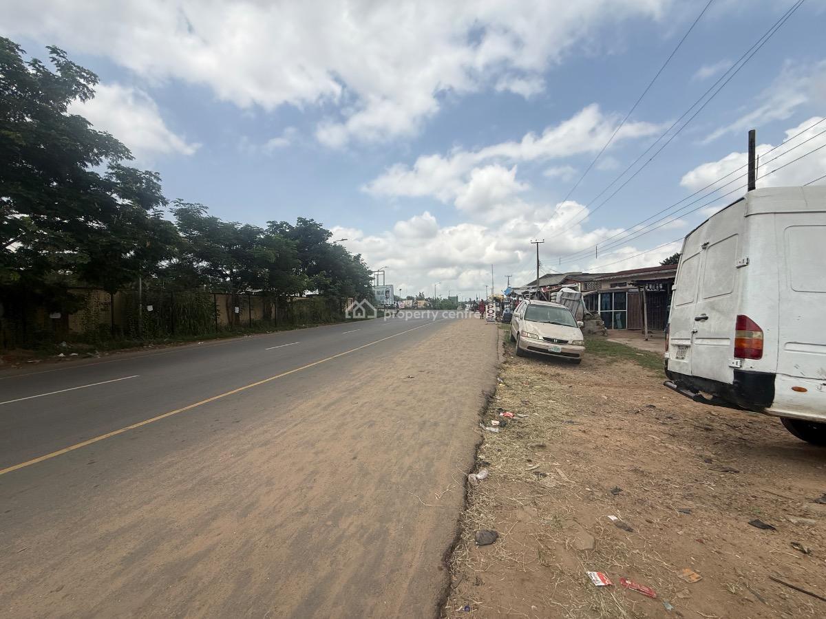 Commercial Building on 820sqyrds, Directly Opposite Liberty Stadium, Off Ring Road., Ibadan, Oyo, Commercial Property for Sale