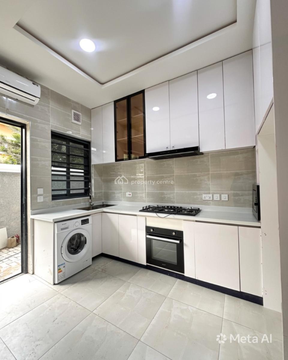 3 Bedroom Apartment, Lekki Phase 1, Lekki, Lagos, Flat / Apartment for Rent