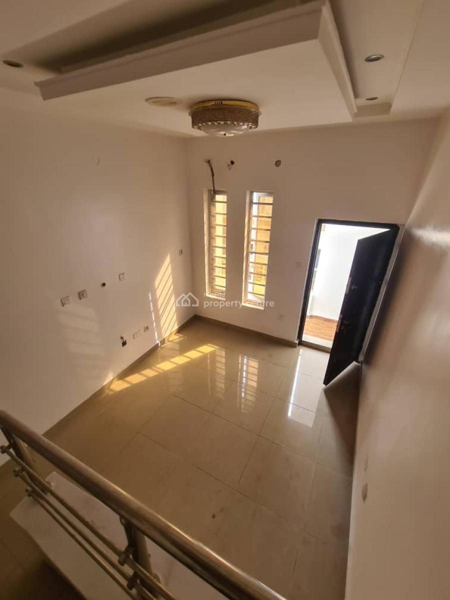 a Well Maintained 4 Bedroom  Semi-detached  Duplex with a Room Bq, Oral Estate, Lekki, Lagos, Semi-detached Duplex for Rent