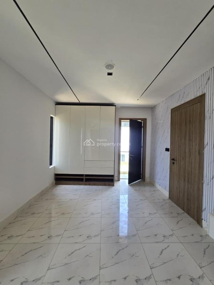 Classic 1 Bedroom Apartment with Swimming Pool in a Secure Estate, Lekki Phase1, Lekki, Lagos, Flat / Apartment for Sale