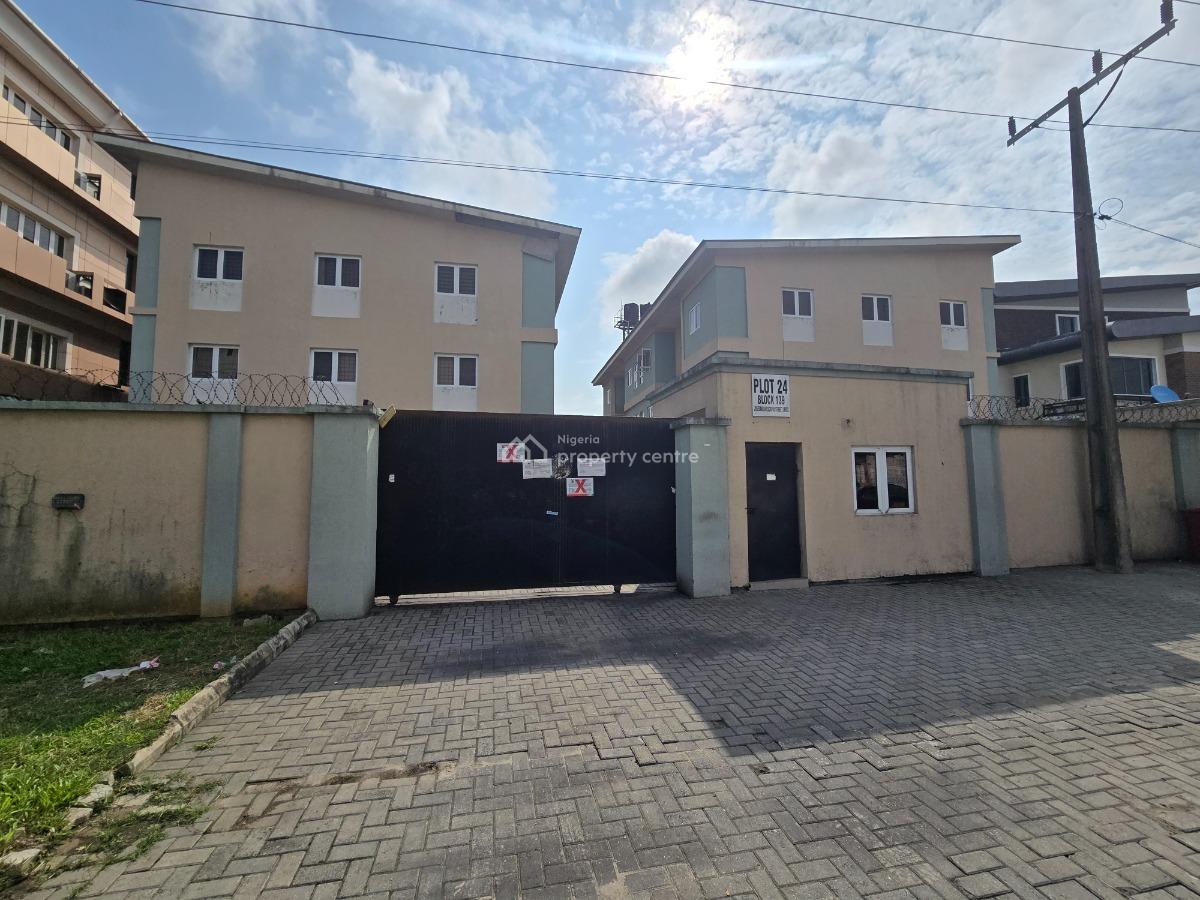 Nicely Finished & Serviced 4 Bedroom Terrace Duplex with Bq, Lekki Phase 1, Lekki, Lagos, Terraced Duplex for Sale