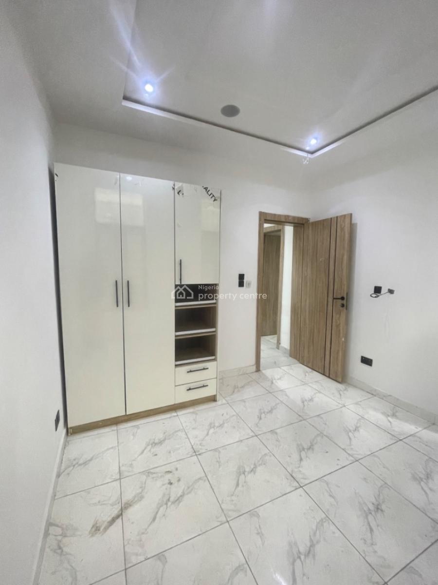 Luxury 2 Bedroom Flat and 1 Bq, Ologolo, Lekki, Lagos, Flat / Apartment for Rent