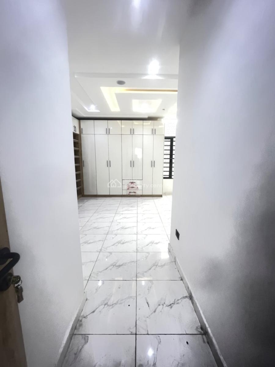 Luxury 2 Bedroom Flat and 1 Bq, Ologolo, Lekki, Lagos, Flat / Apartment for Rent