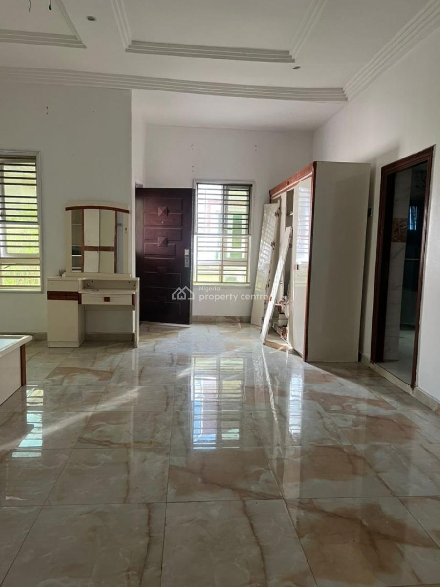 Specious Master Bedroom Upstairs with Stable Power at Spg Road, Spg, Lekki, Lagos, Flat / Apartment for Rent