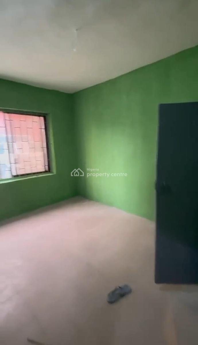 Decent 3 Bedroom Flat, Fadeyi, Shomolu, Lagos, Flat / Apartment for Rent
