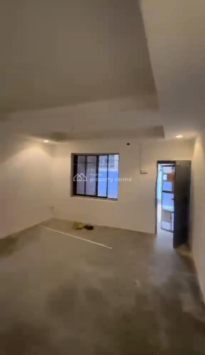 Decent 3 Bedroom Flat, Fadeyi, Shomolu, Lagos, Flat / Apartment for Rent