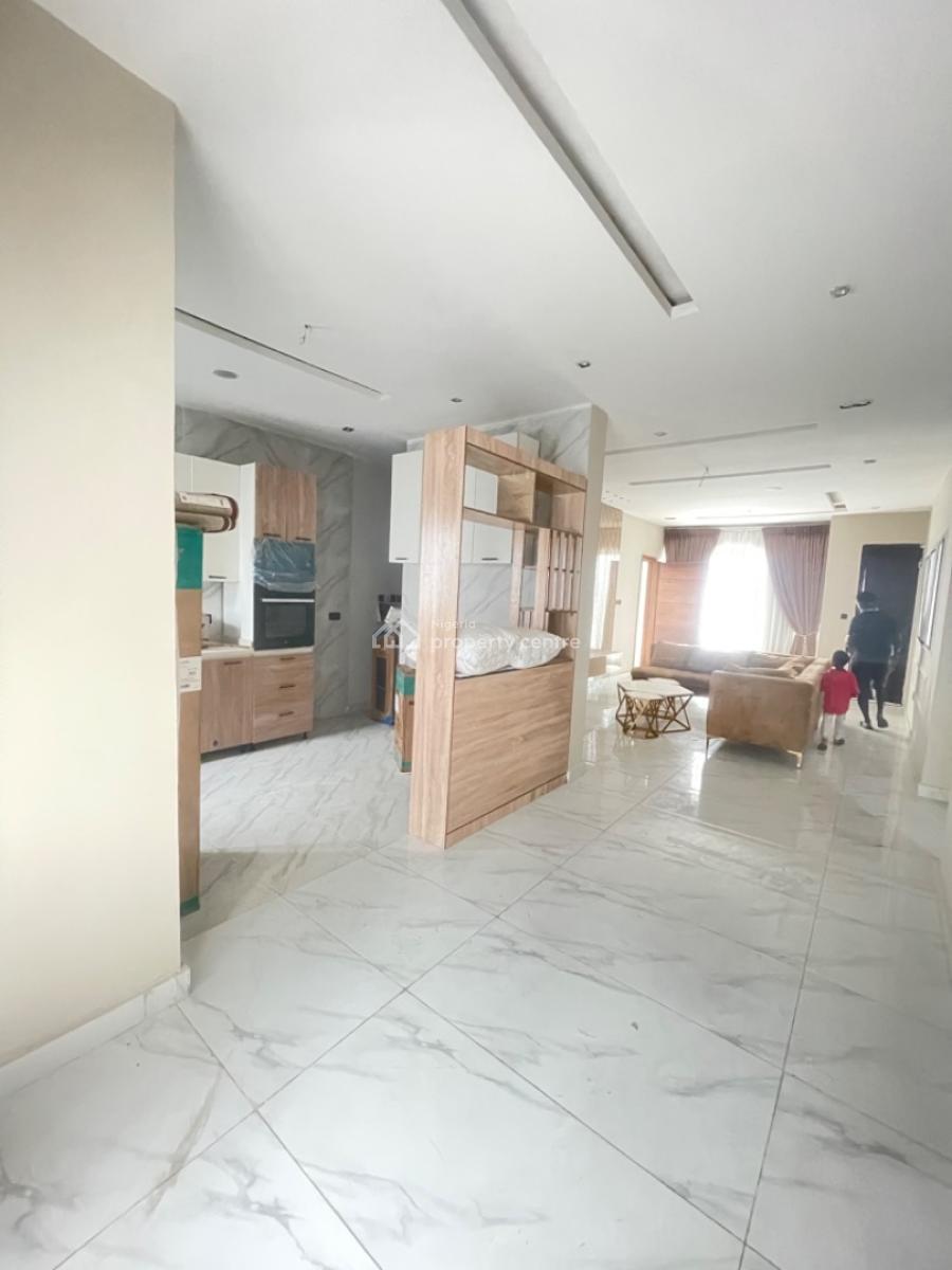 Well Furnished  2 Bedroom Flat at Ologolo Lekki Lagos., Ologolo Lekki Lagos, Ologolo, Lekki, Lagos, Flat / Apartment for Sale