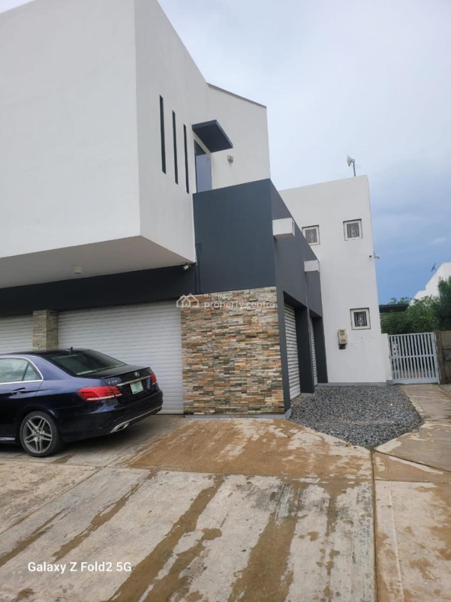 a Well-maintained 5-bedroom Fully Detached Family Home, Nicon Town Estate, Lekki, Lagos, Detached Duplex for Sale