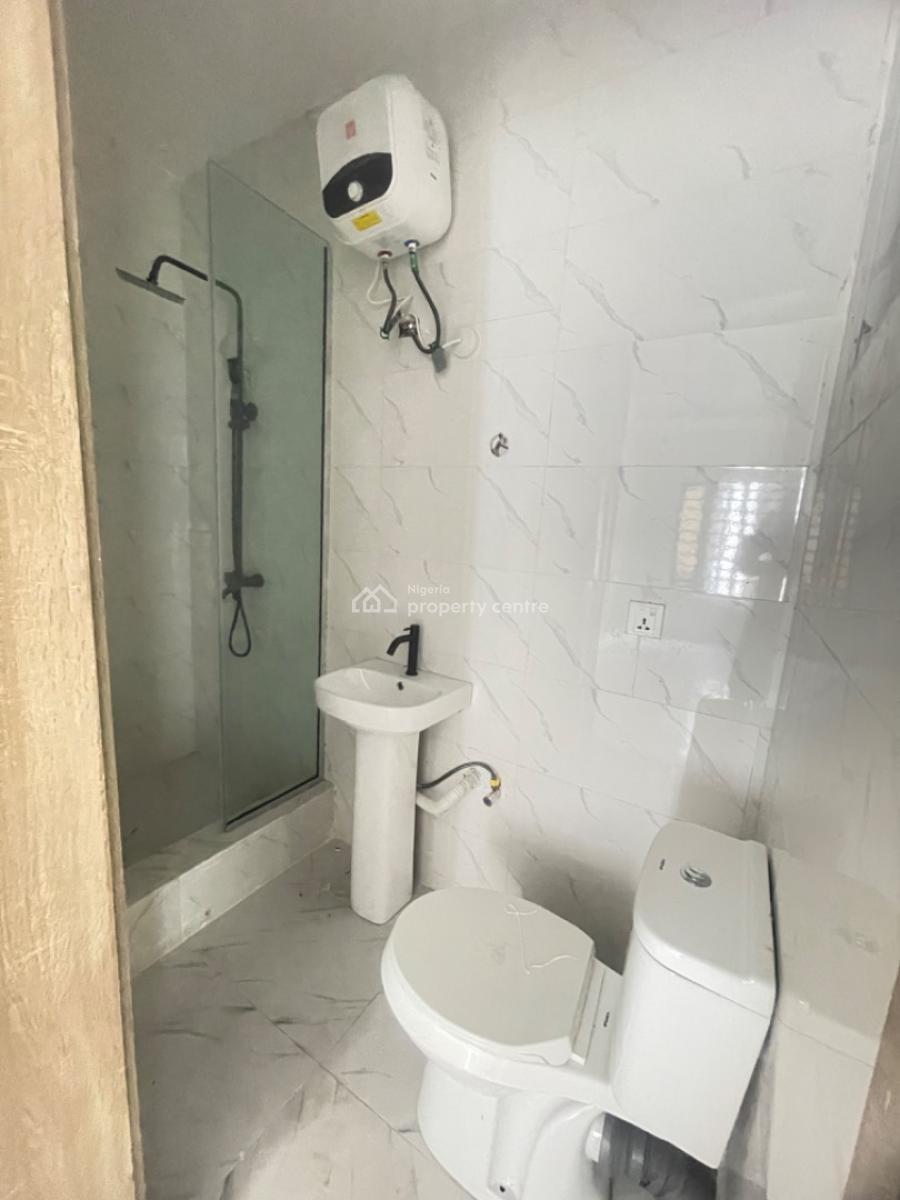 Luxury  2 Bedroom Flat and 1 Bq, Ologolo Lekki Lagos, Ologolo, Lekki, Lagos, Flat / Apartment for Sale