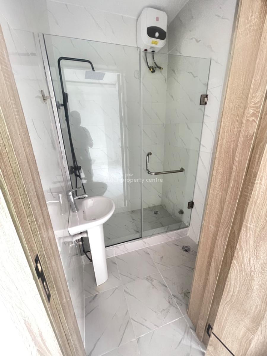 Luxury  2 Bedroom Flat and 1 Bq, Ologolo Lekki Lagos, Ologolo, Lekki, Lagos, Flat / Apartment for Sale