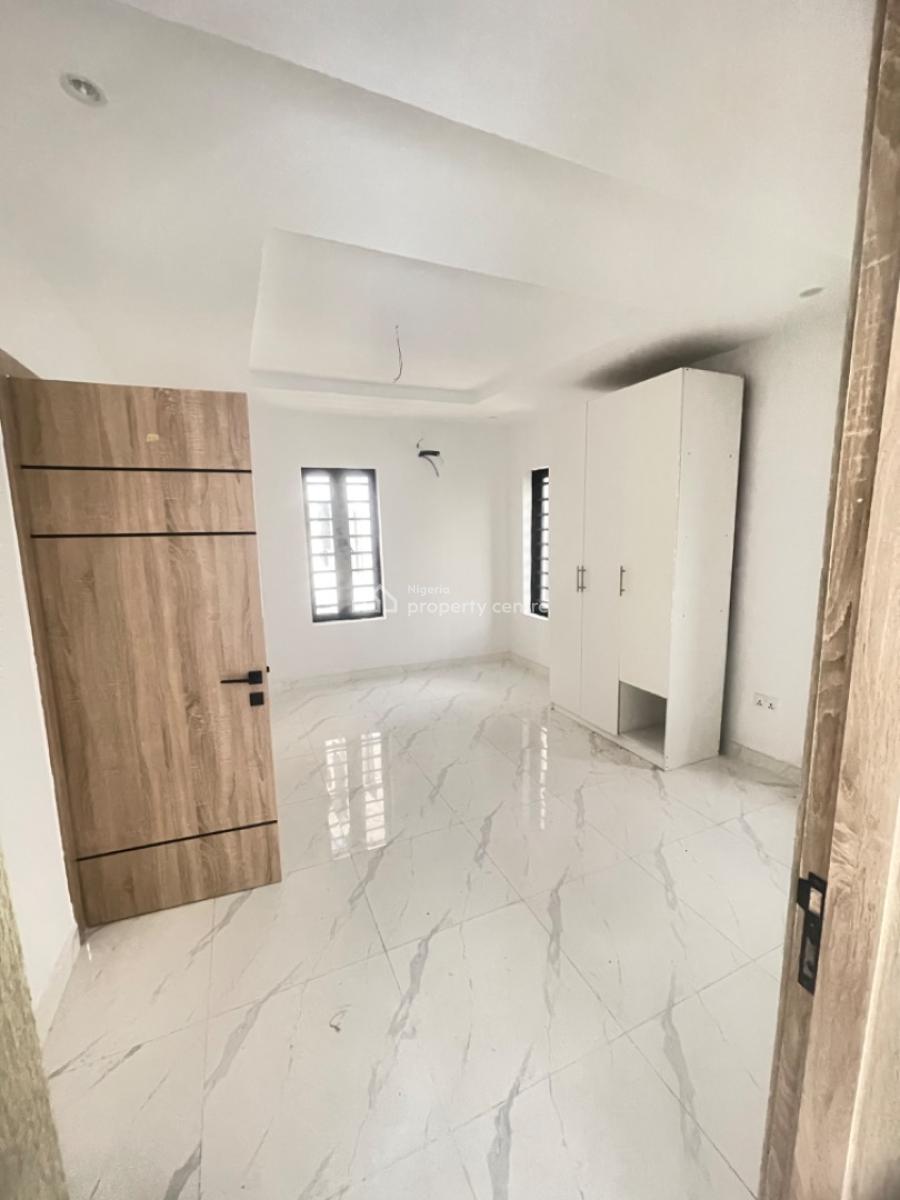 Luxury  2 Bedroom Flat and 1 Bq, Ologolo Lekki Lagos, Ologolo, Lekki, Lagos, Flat / Apartment for Sale