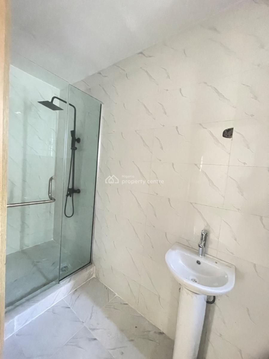 Luxury  2 Bedroom Flat and 1 Bq, Ologolo Lekki Lagos, Ologolo, Lekki, Lagos, Flat / Apartment for Sale