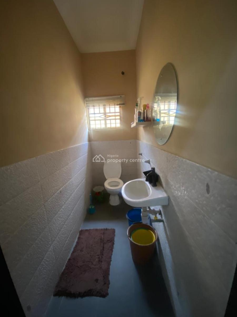 2 Bedrooms Luxurious Bungalow, Off Fola Osibo, Lekki Phase 1, Lekki, Lagos, Semi-detached Bungalow for Rent