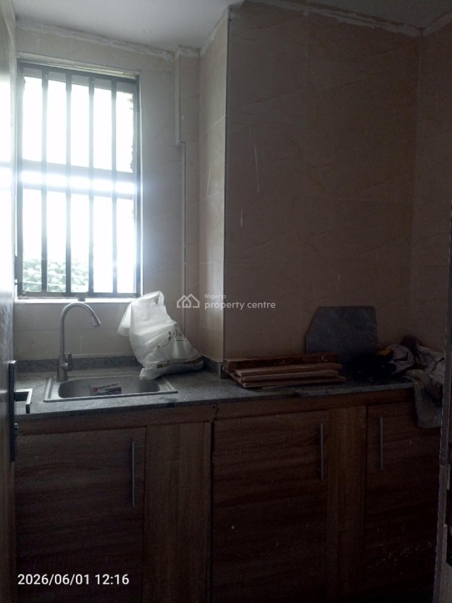 2 Bedrooms Luxurious Upstairs Flat, Budo Abraham Adesanya, Ajiwe, Ajah, Lagos, Flat / Apartment for Rent