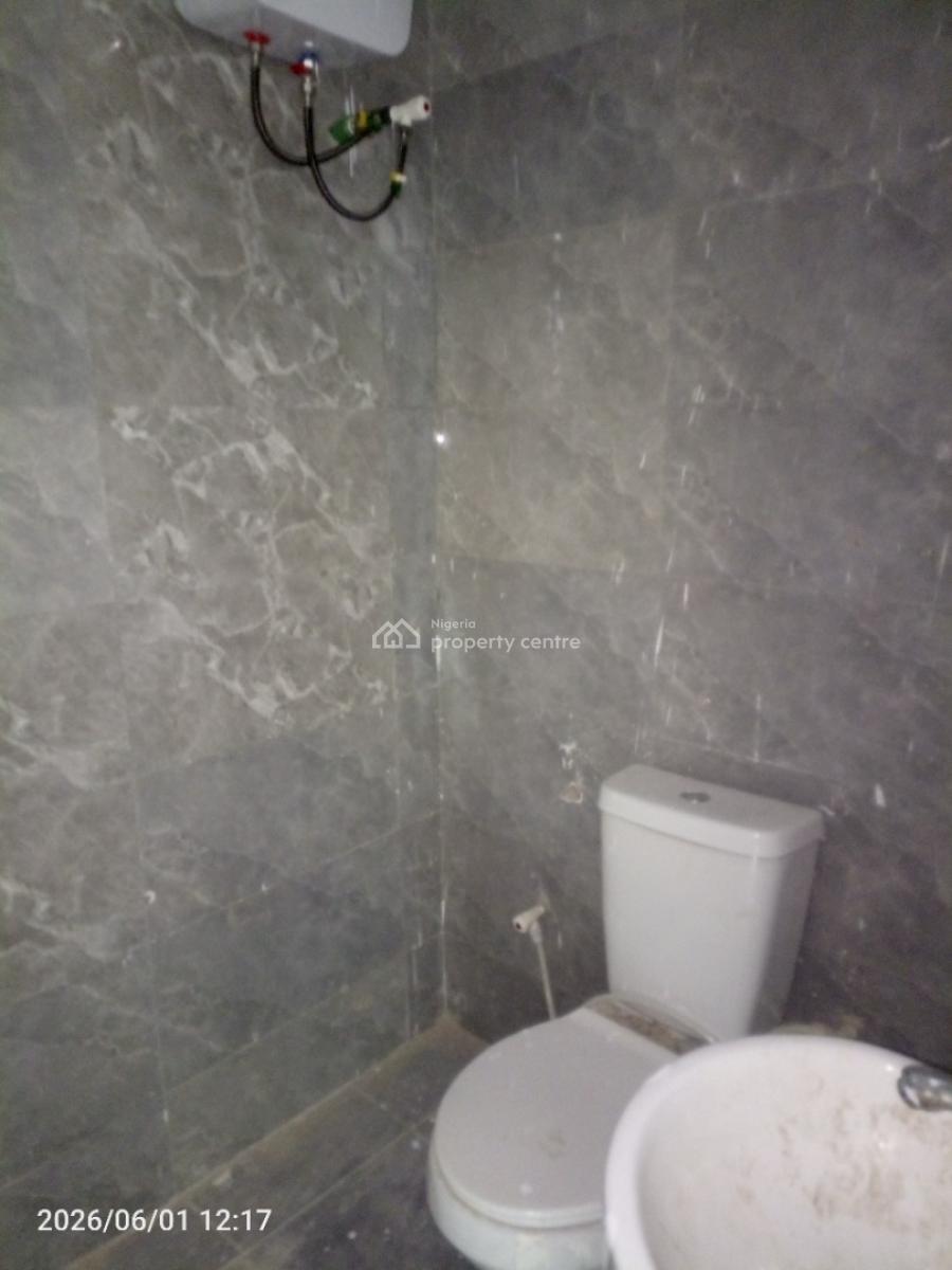2 Bedrooms Luxurious Upstairs Flat, Budo Abraham Adesanya, Ajiwe, Ajah, Lagos, Flat / Apartment for Rent