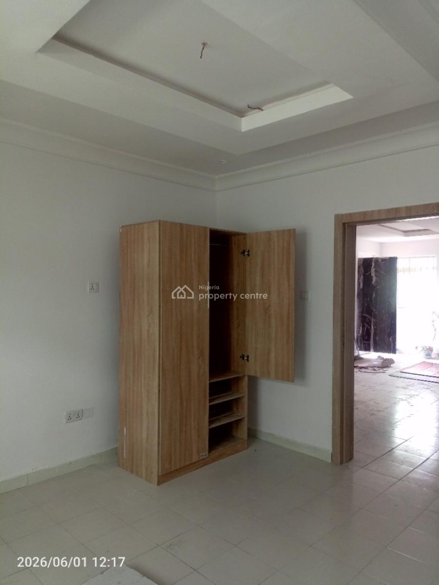 2 Bedrooms Luxurious Upstairs Flat, Budo Abraham Adesanya, Ajiwe, Ajah, Lagos, Flat / Apartment for Rent