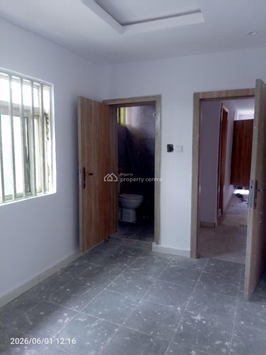 2 Bedrooms Luxurious Upstairs Flat, Budo Abraham Adesanya, Ajiwe, Ajah, Lagos, Flat / Apartment for Rent