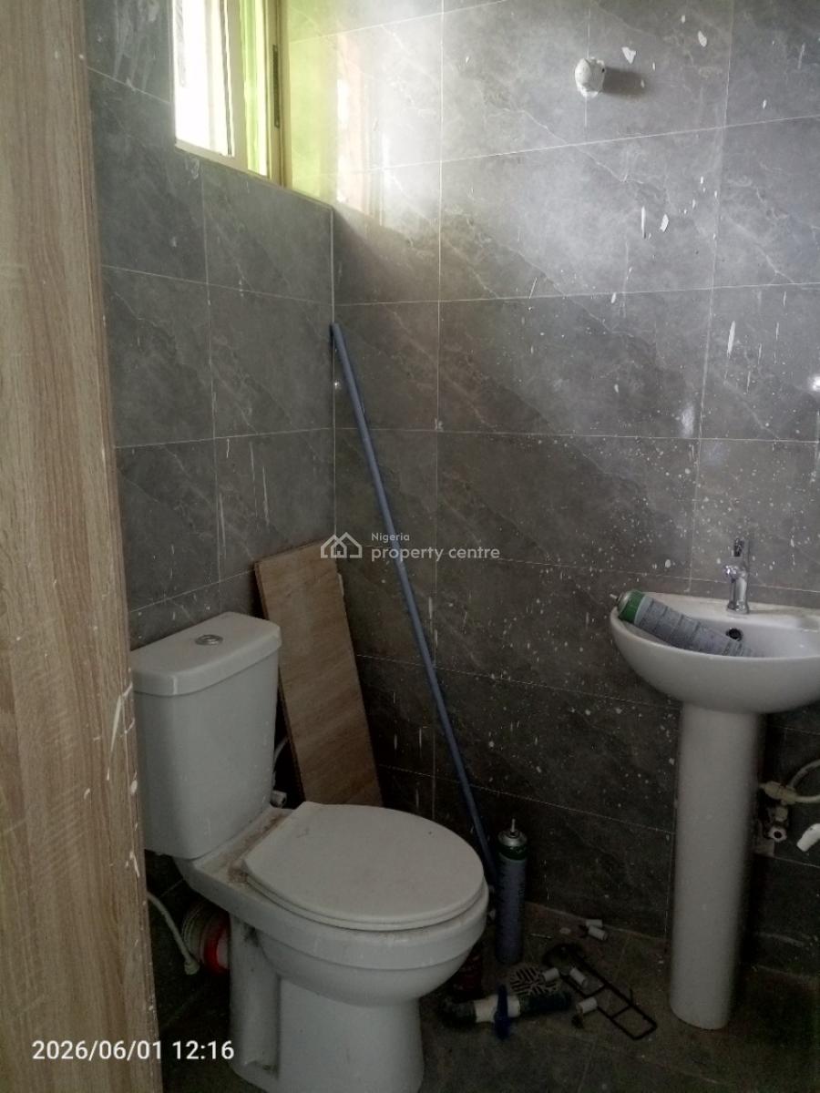 2 Bedrooms Luxurious Upstairs Flat, Budo Abraham Adesanya, Ajiwe, Ajah, Lagos, Flat / Apartment for Rent