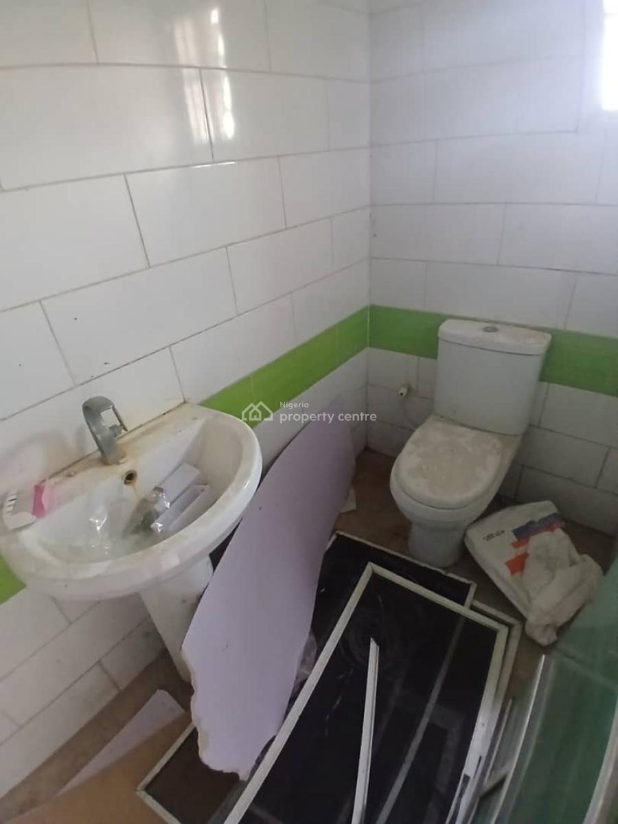 Well Maintained Mini Flat Upstairs, First Unity Estate Badore, Ajah, Lagos, Mini Flat (room and Parlour) for Rent