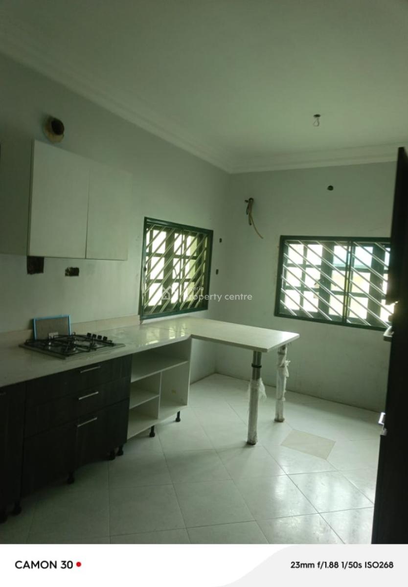 Beautiful Well Renovated 4 Bedroom Semi Detach Duplex with Bq, in Very Good Location Magodo Gra Phase 1, Gra Phase 1, Magodo, Lagos, Semi-detached Duplex for Rent