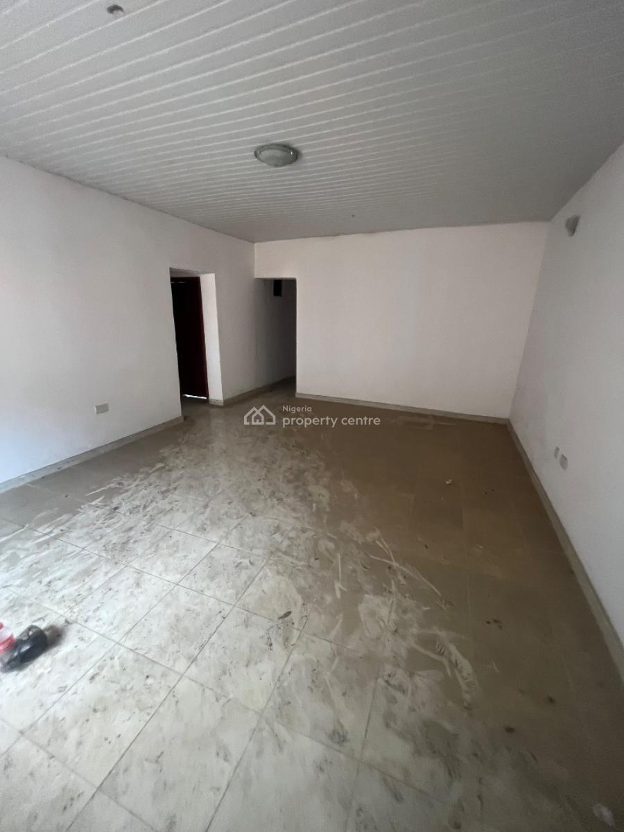 Luxury 2 Bedroom Flat Very Close to D Road Top Floor, Mobil Road Ilaje, Ajah, Lagos, Flat / Apartment for Sale