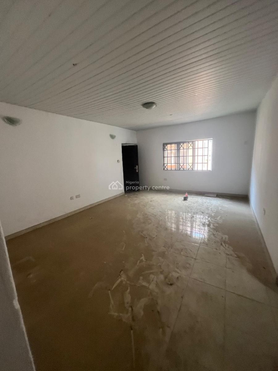 Luxury 2 Bedroom Flat Very Close to D Road Top Floor, Mobil Road Ilaje, Ajah, Lagos, Flat / Apartment for Sale