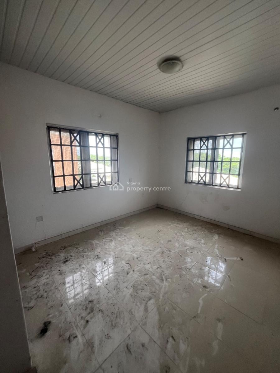Luxury 2 Bedroom Flat Very Close to D Road Top Floor, Mobil Road Ilaje, Ajah, Lagos, Flat / Apartment for Sale