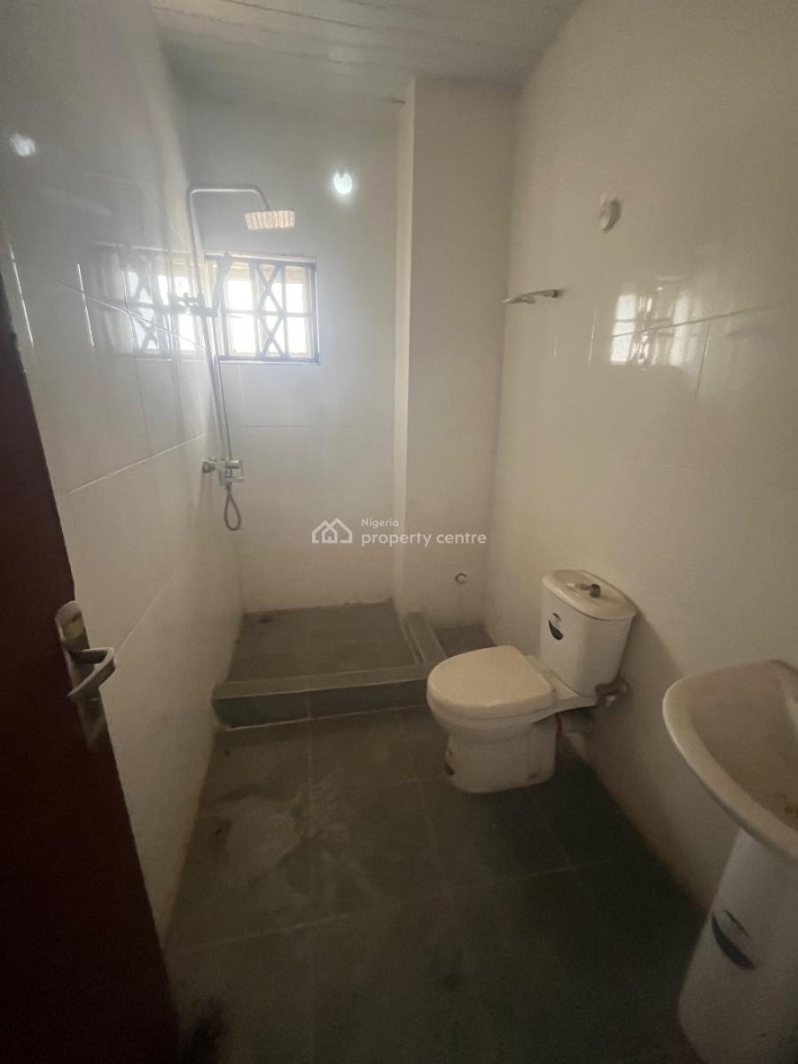 Luxury 2 Bedroom Flat Very Close to D Road Top Floor, Mobil Road Ilaje, Ajah, Lagos, Flat / Apartment for Sale