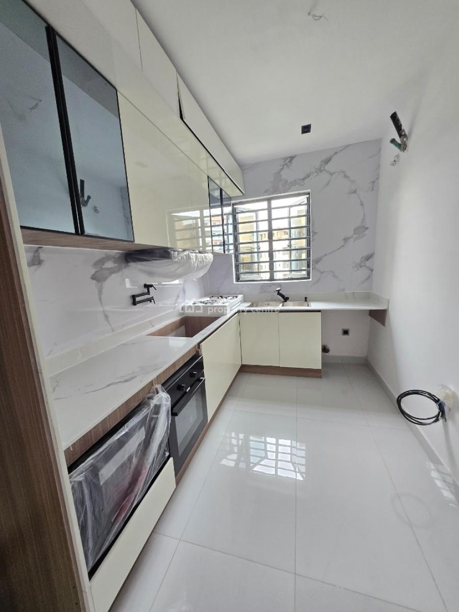 Fully Furnished 2 Bedroom Swimming Pool/gym/elevator for Distress, Freedom Way, Lekki Phase 1, Lekki, Lagos, Block of Flats for Sale