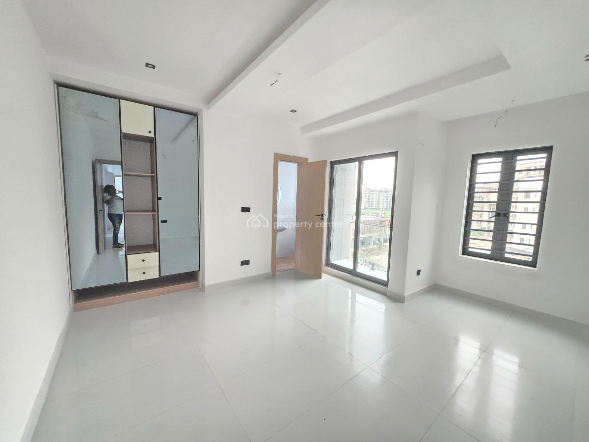 Fully Furnished 2 Bedroom Swimming Pool/gym/elevator for Distress, Freedom Way, Lekki Phase 1, Lekki, Lagos, Block of Flats for Sale