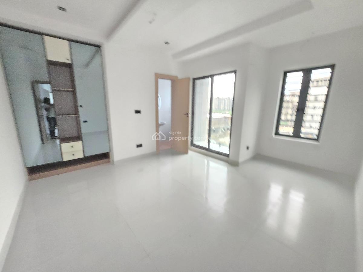 Fully Furnished 2 Bedroom Swimming Pool/gym/elevator for Distress, Freedom Way, Lekki Phase 1, Lekki, Lagos, Block of Flats for Sale