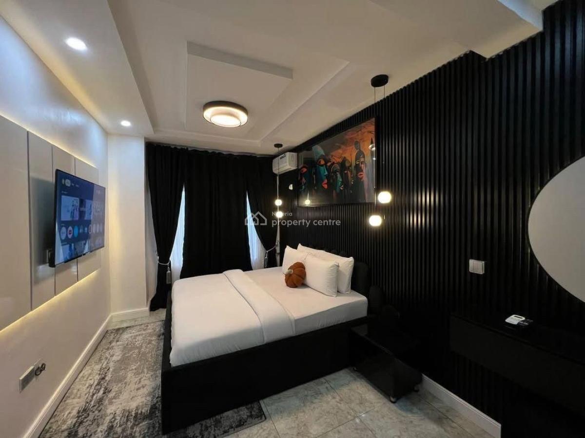 Nicely Furnished Three Bedroom Maisonette Penthouse, Lekki Phase 1, Lekki, Lagos, House Short Let