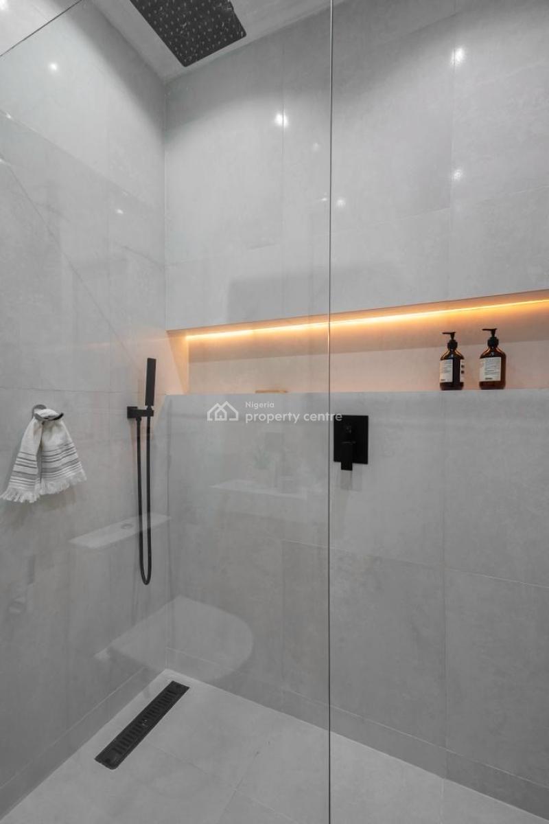 a Very Sweet and Spacious Stand Alone Apartment Located in a Serene a, Lekki Phase 1, Lekki, Lagos, Flat / Apartment Short Let