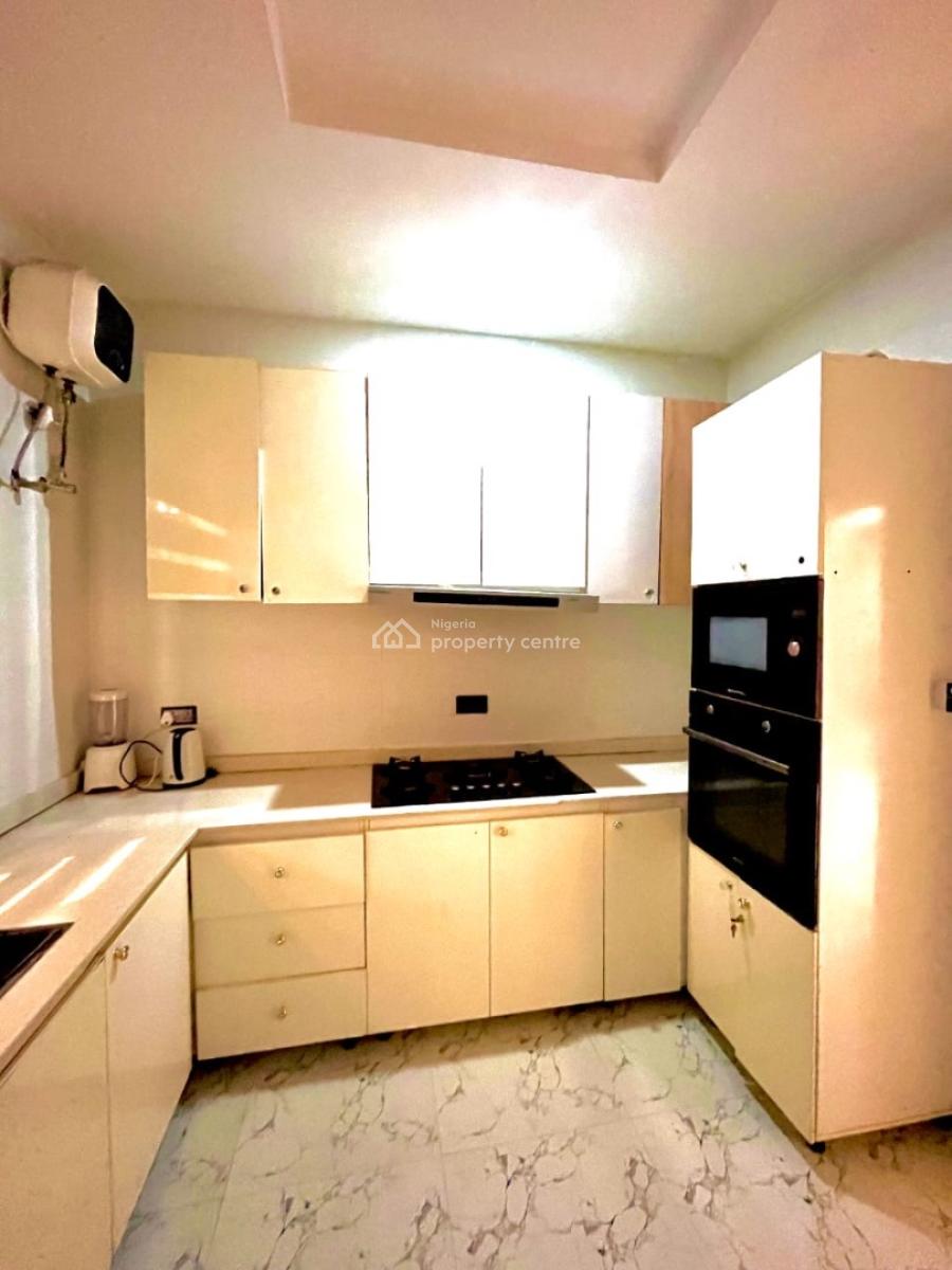 a Very Sweet and Spacious Stand Alone Apartment Located in a Serene a, Lekki Phase 2, Lekki, Lagos, Flat / Apartment Short Let