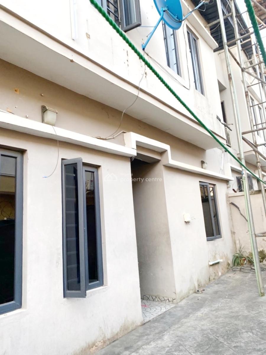 Luxury 4 Bedroom Semi Detached Duplex with Bq, Gra Phase 2, Magodo, Lagos, Semi-detached Duplex for Rent