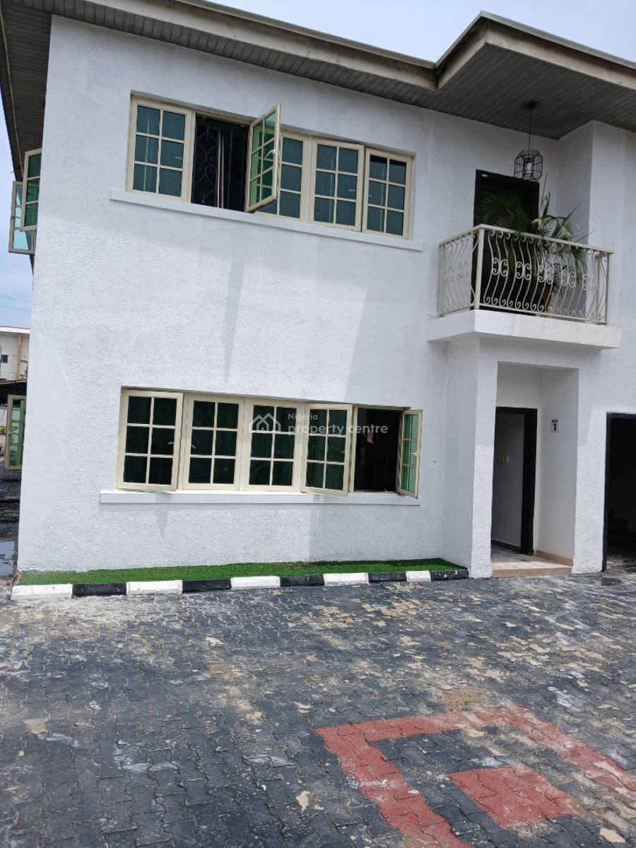 Well Maintained 4nos  2bedroom  Flat., Off Omorire Johson, Lekki Phase 1, Lekki, Lagos, Flat / Apartment for Rent