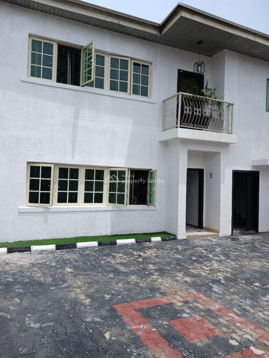 Well Maintained 4nos  2bedroom  Flat., Off Omorire Johson, Lekki Phase 1, Lekki, Lagos, Flat / Apartment for Rent