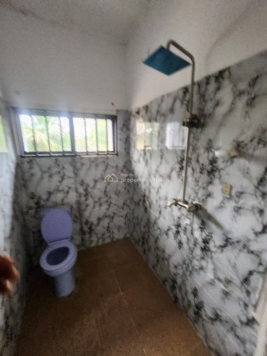 Spacious 1bedroom Flat, 1st Floor. Private Compound, Tarred, Wuse Zone(tarred Rd), Wuse, Abuja, Flat / Apartment for Rent