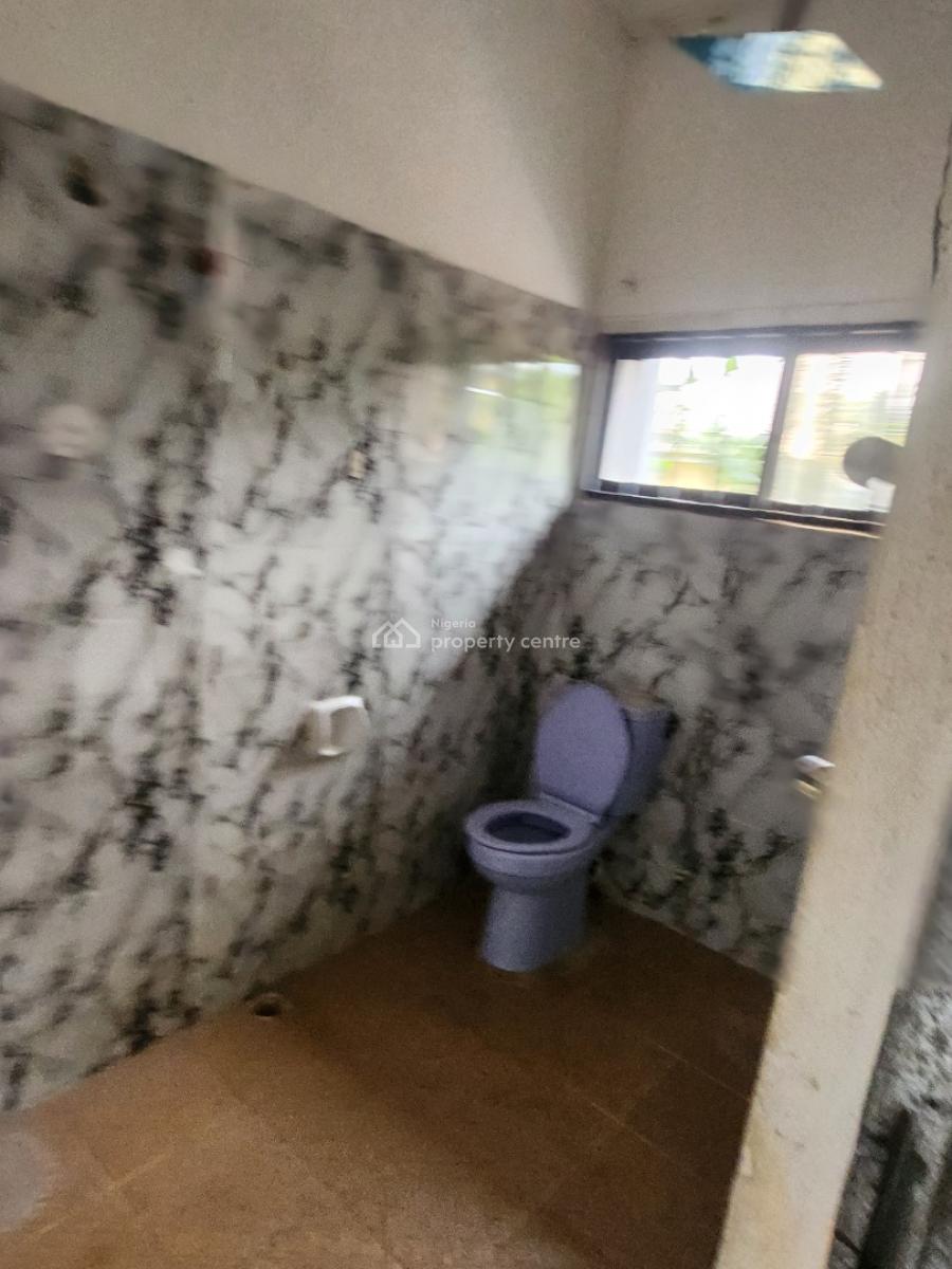 Spacious 1bedroom Flat, 1st Floor. Private Compound, Tarred, Wuse Zone(tarred Rd), Wuse, Abuja, Flat / Apartment for Rent