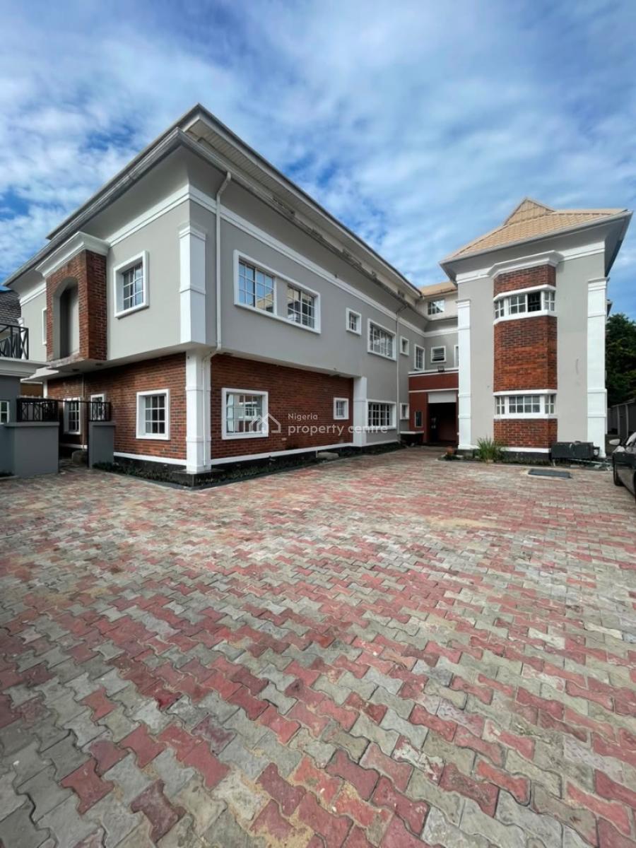 Spacious 3 Bedroom Flat with Bq and Swimming Pool, Admiralty Way, Lekki Phase 1, Lekki, Lagos, Flat / Apartment for Rent