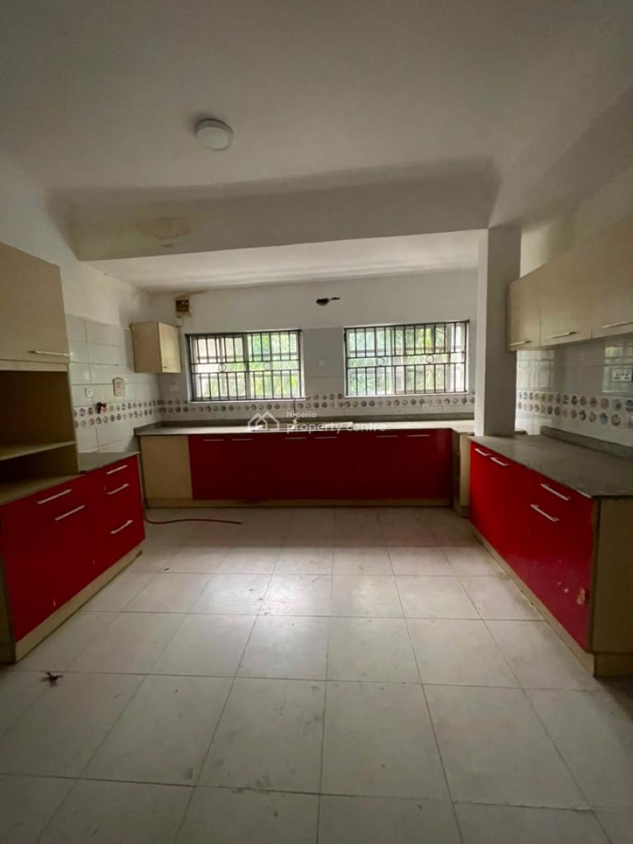 Spacious 3 Bedroom Flat with Bq and Swimming Pool, Admiralty Way, Lekki Phase 1, Lekki, Lagos, Flat / Apartment for Rent