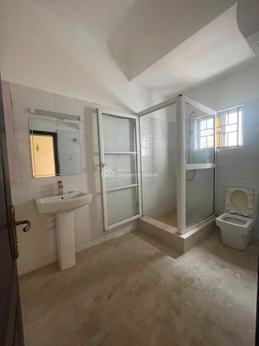 Spacious 3 Bedroom Flat with Bq and Swimming Pool, Admiralty Way, Lekki Phase 1, Lekki, Lagos, Flat / Apartment for Rent